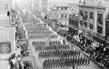 Parade of the 36th Infantry Division in downtown Fort Worth, 1918.