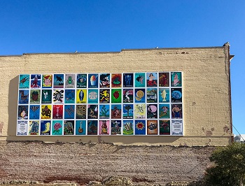Picture of a mural on the side of a building 
