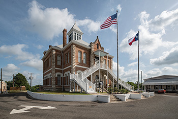 Picture of a courthouse  