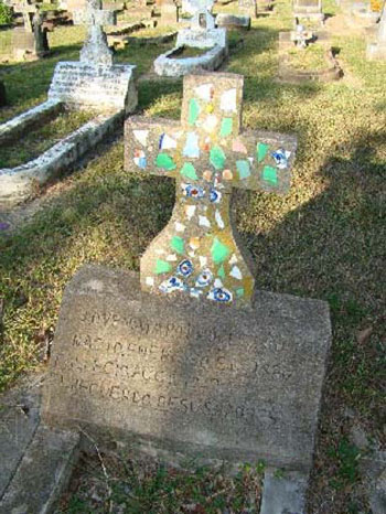Picture of a gravestone 