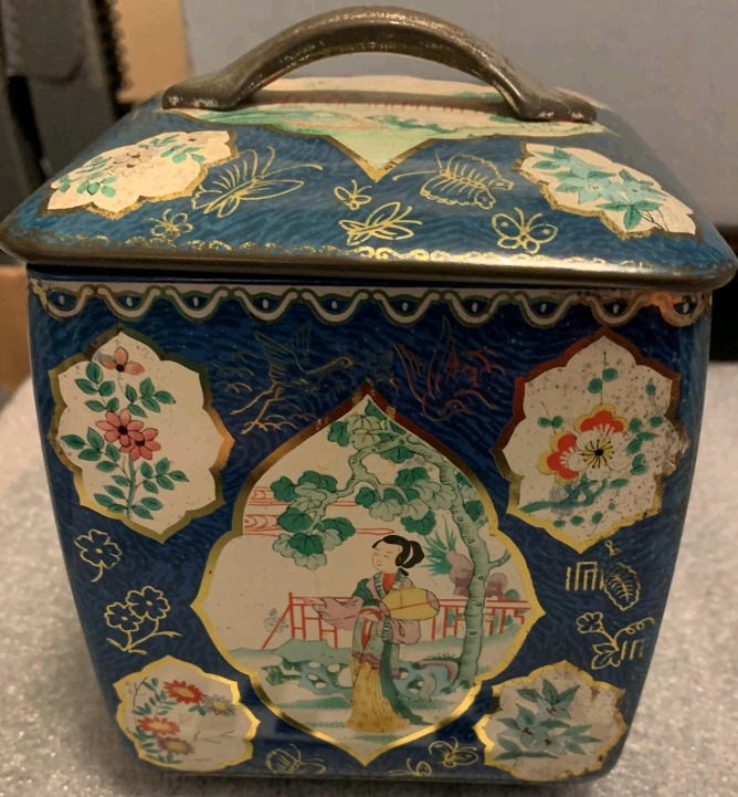 Picture of a decorated box 