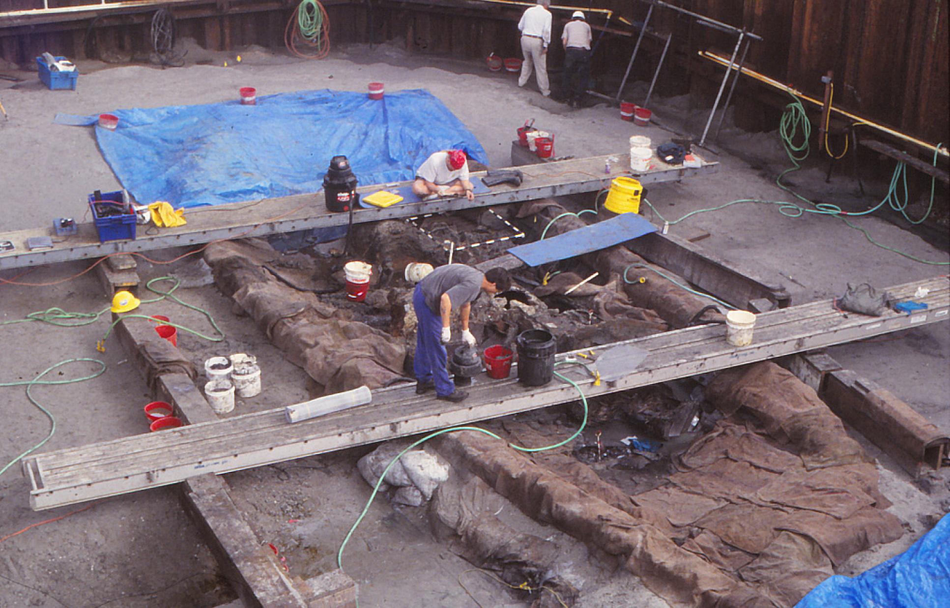 Excavation of the La Belle ship